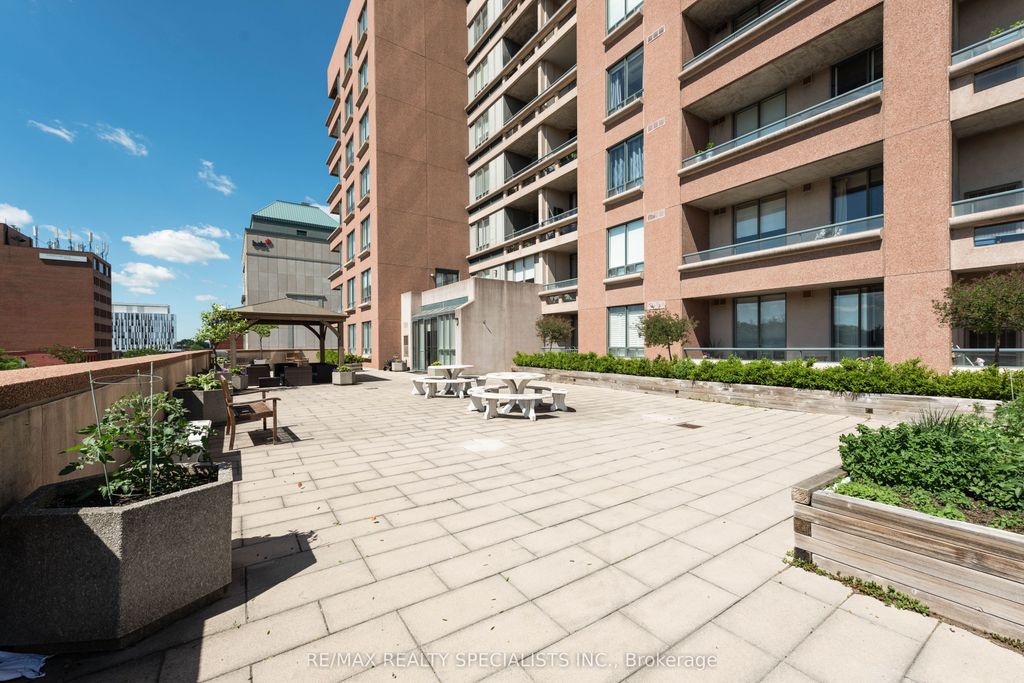 Photo of 1 Belvedere Court #1007, Brampton, ON L6V 4M6 (MLS # W12724738)