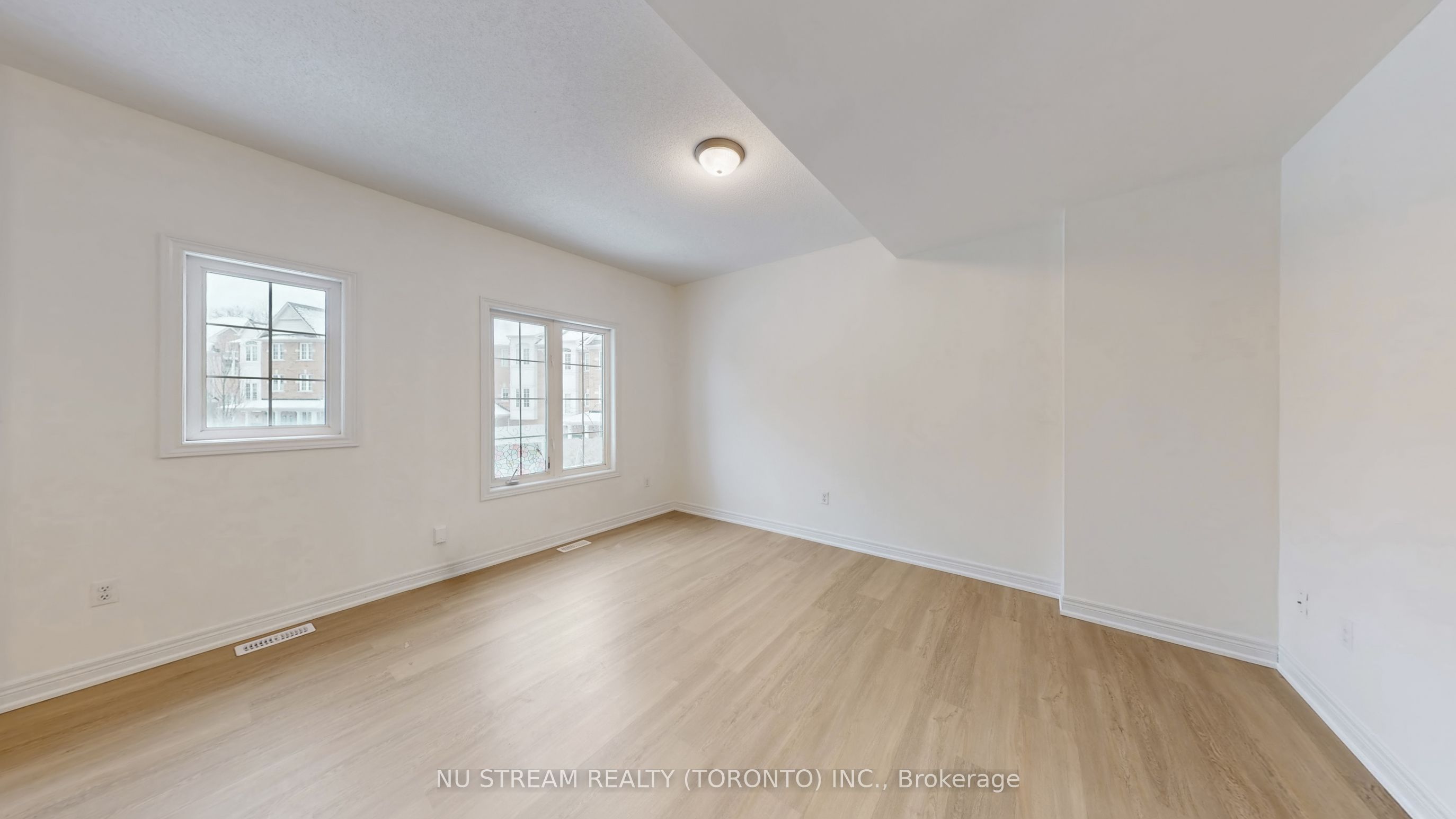 15 Old Colony Road 72