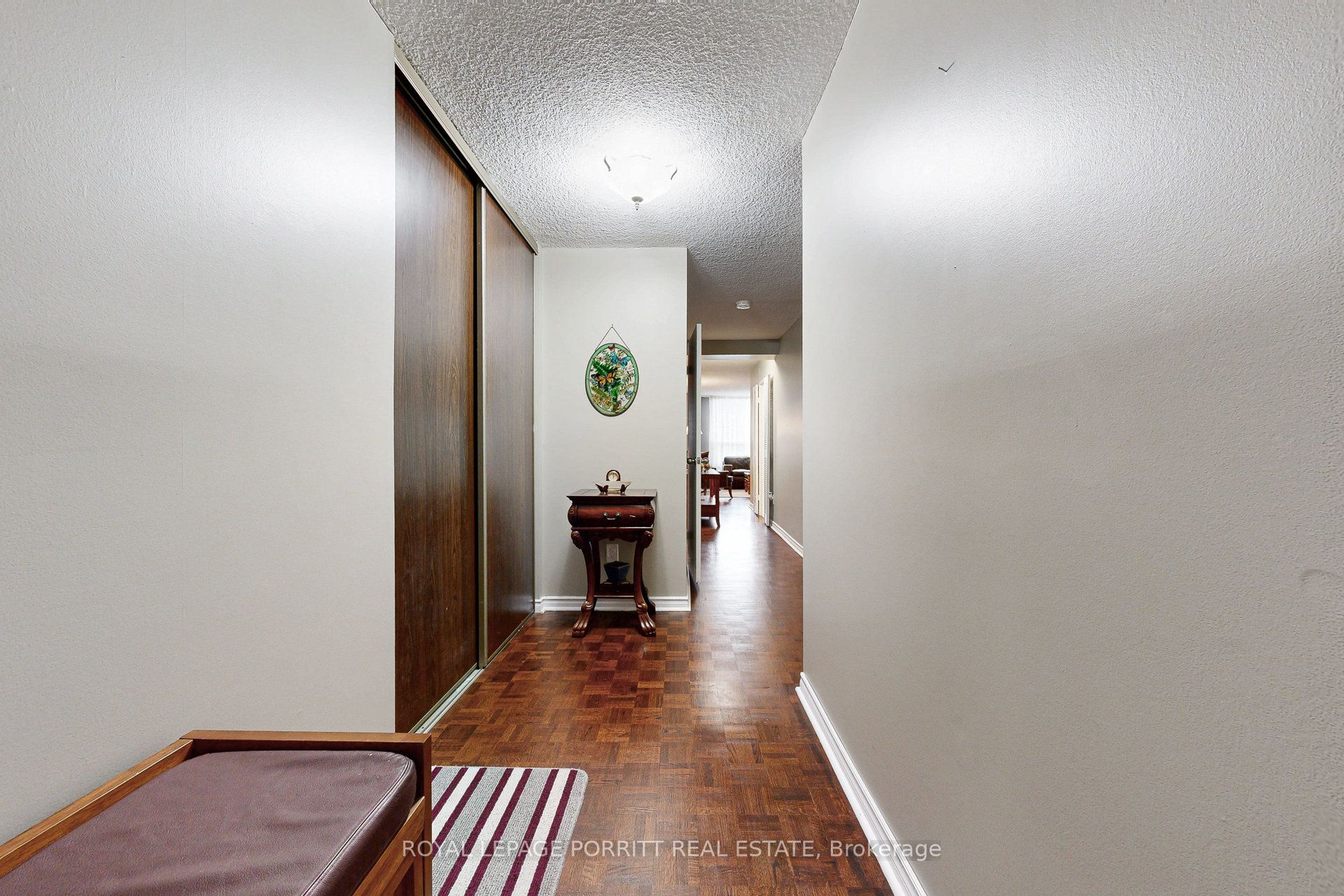 1535 Lakeshore Road E 201