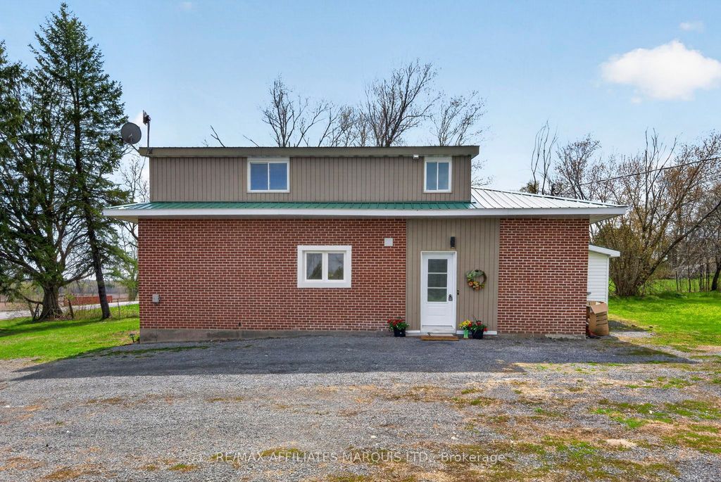 Photo of 20033 Kenyon Conc Rd 4 Road, North Glengarry, ON K0C 1A0 (MLS # X13087142)