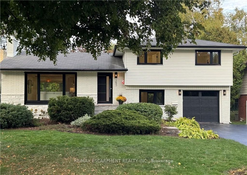 Photo of 257 STRATHCONA Drive, Burlington, ON L7L 2C9 (MLS # W12616756)