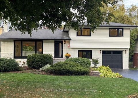 257 STRATHCONA Drive Burlington ON L7L 2C9