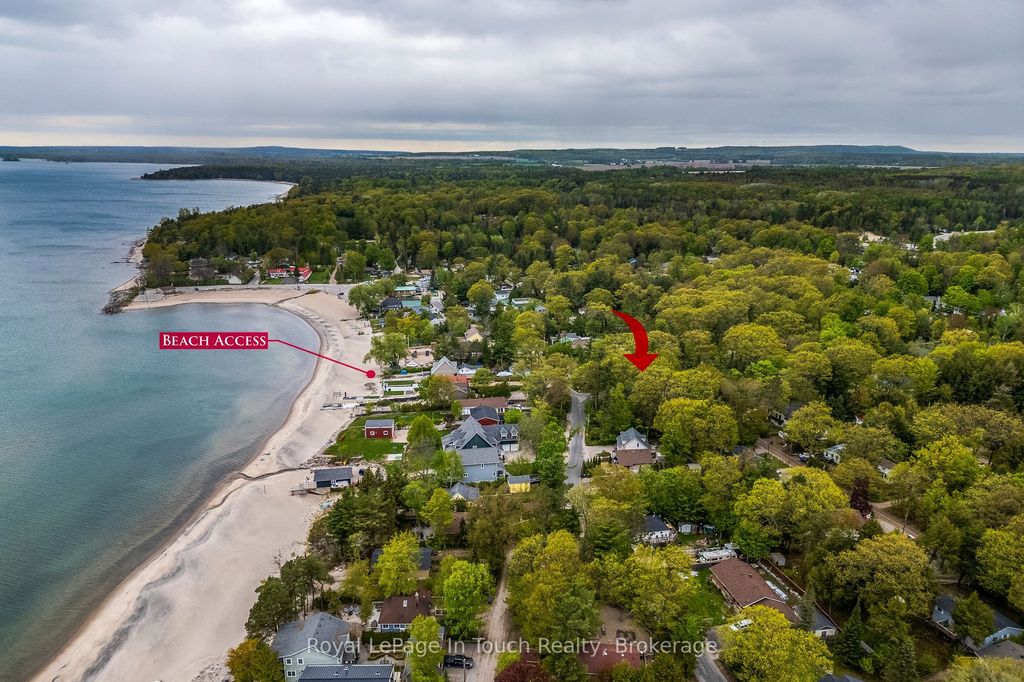 Photo of 35 Tiny Beaches Road S, Tiny, ON L0L 2J0 (MLS # S13044744)