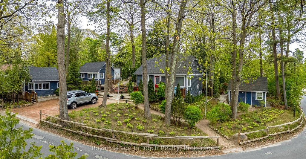 Photo of 35 Tiny Beaches Road S, Tiny, ON L0L 2J0 (MLS # S13044744)