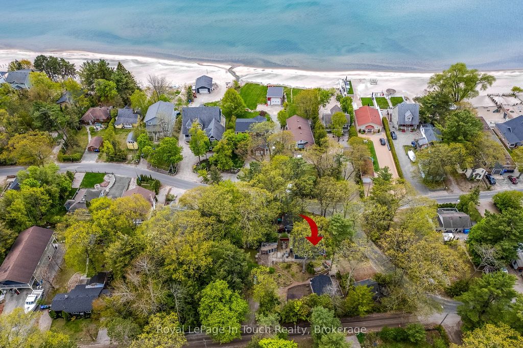 Photo of 35 Tiny Beaches Road S, Tiny, ON L0L 2J0 (MLS # S13044744)