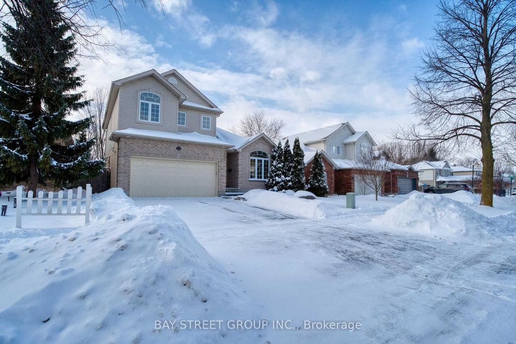 Photo of 760 GUILDWOOD Boulevard, London North, ON N6H 5P4 (MLS # X12719582)