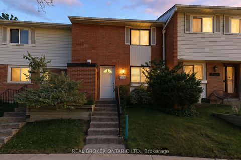 2107 Marine Drive 21 Oakville ON L6L 1B8