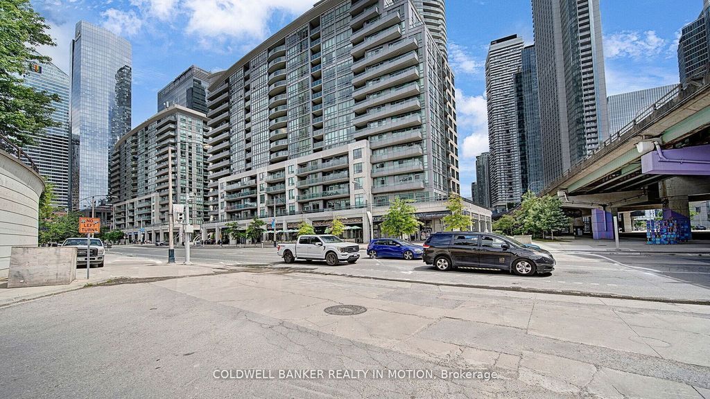 Photo of 25 Lower Simcoe Street #918, Toronto, ON M5J 3A1 (MLS # C12457565)