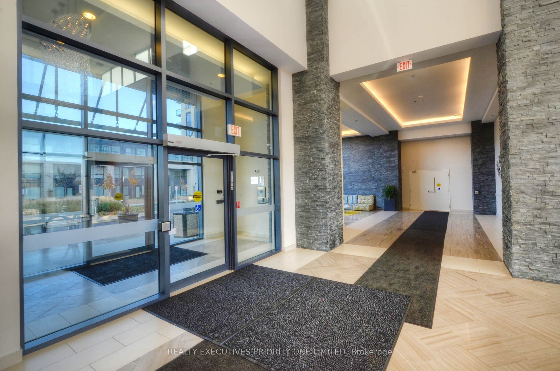 24 Woodstream Boulevard 511