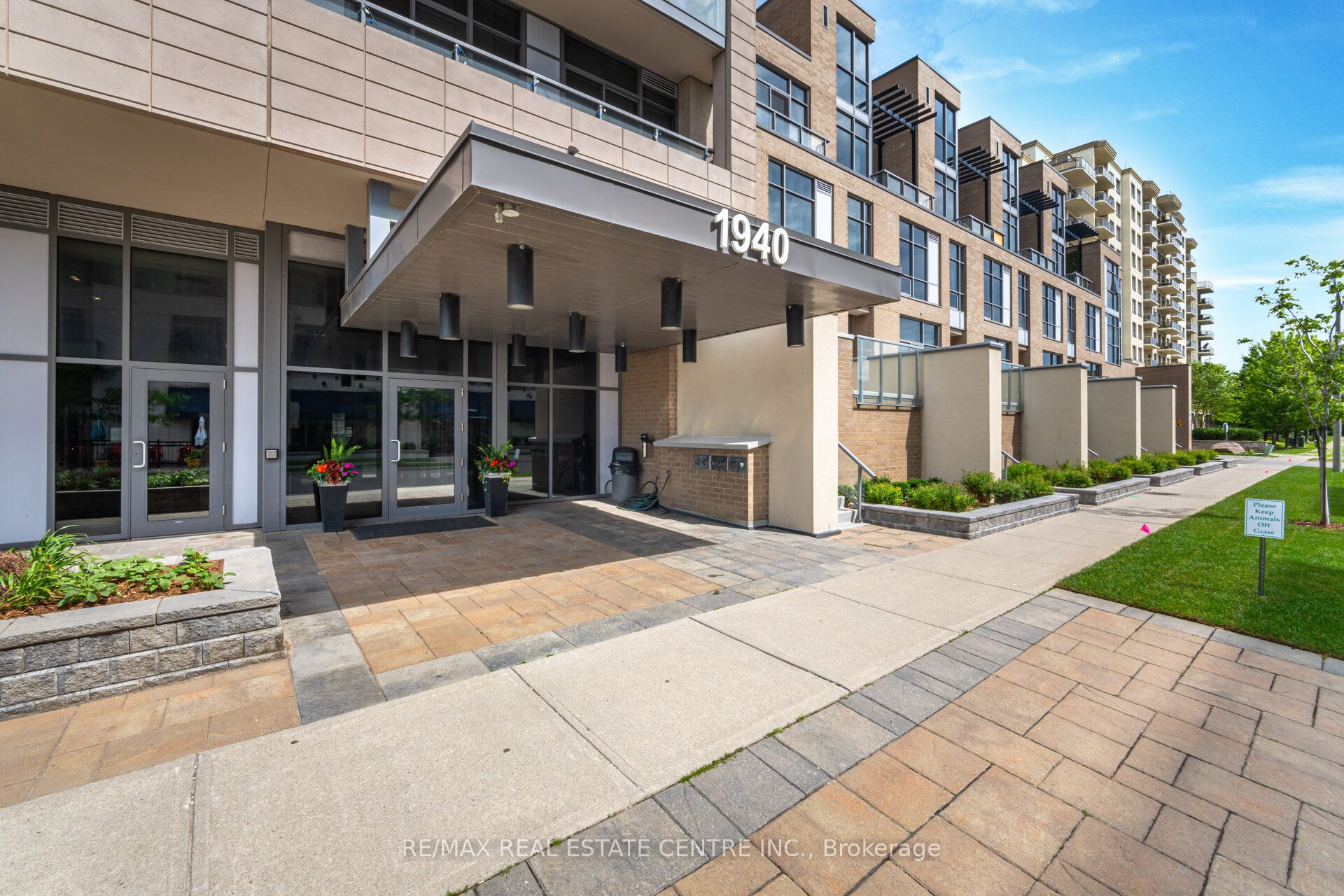 1940 Ironstone Drive 405
