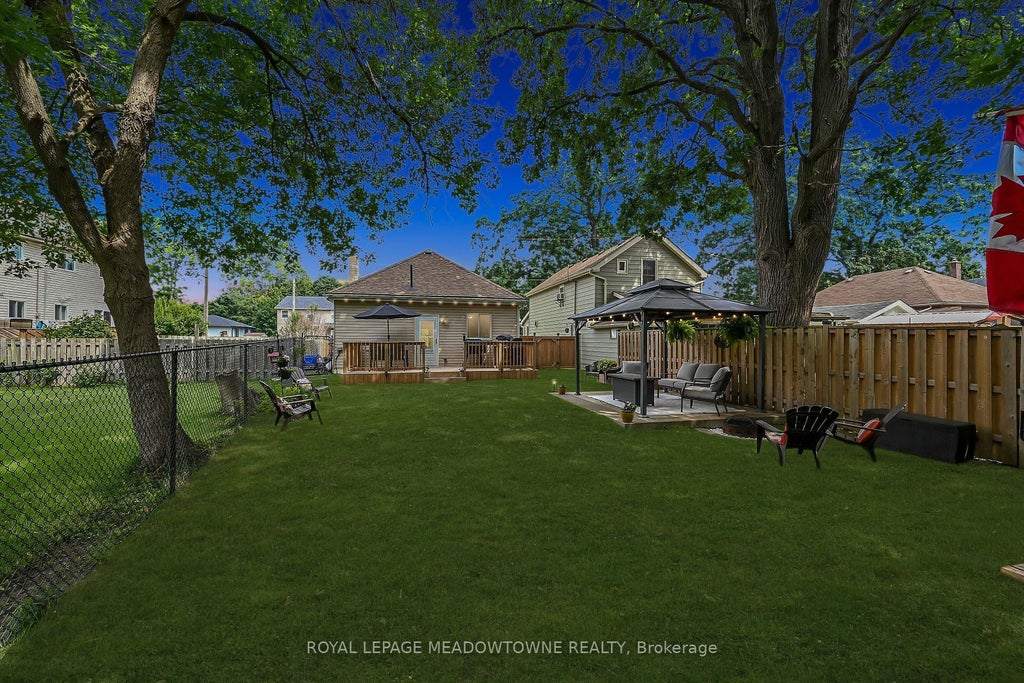 Photo of 11 Stirton Avenue, Brant, ON N3T 1E2 (MLS # X13574978)