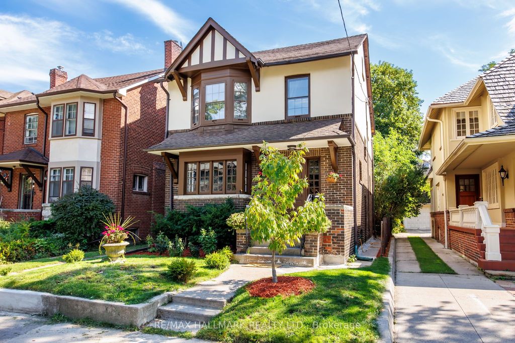 Photo of 33 Austin Terrace, Toronto, ON M5R 1Y2 (MLS # C12383105)