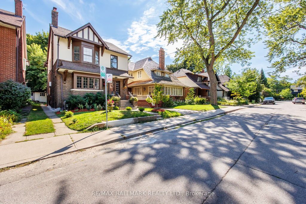 Photo of 33 Austin Terrace, Toronto, ON M5R 1Y2 (MLS # C12383105)
