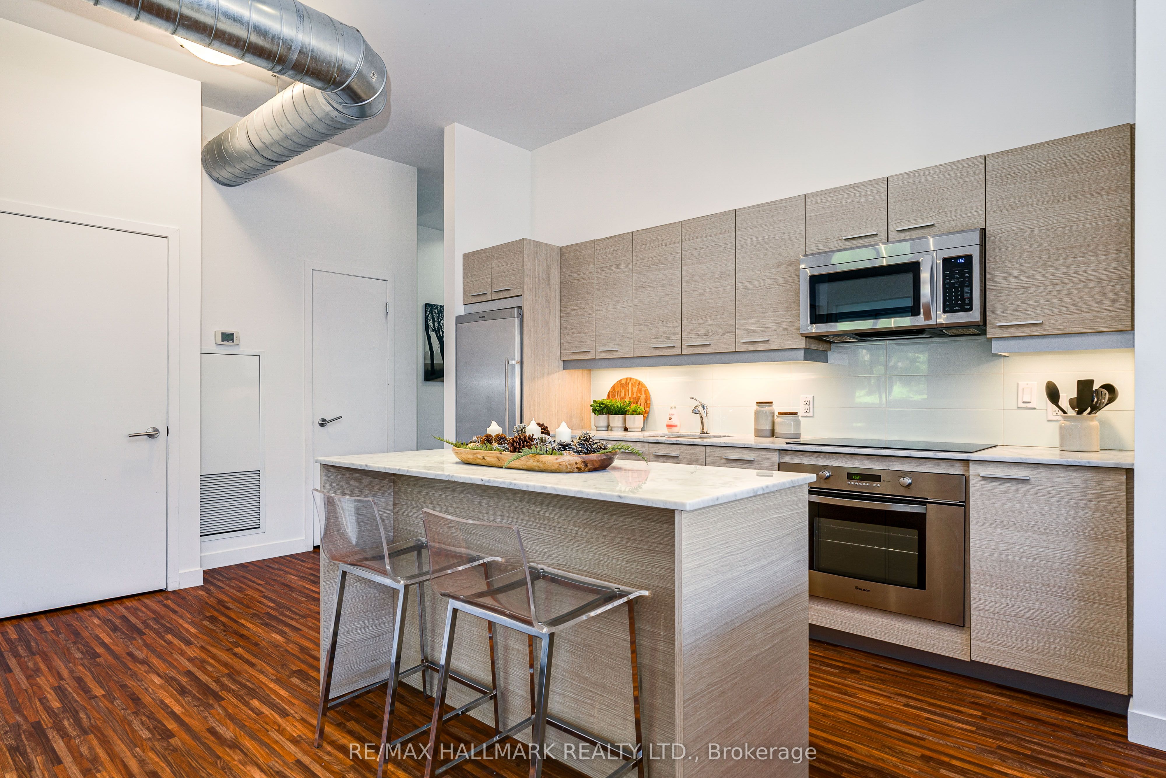 549 King Street E 203