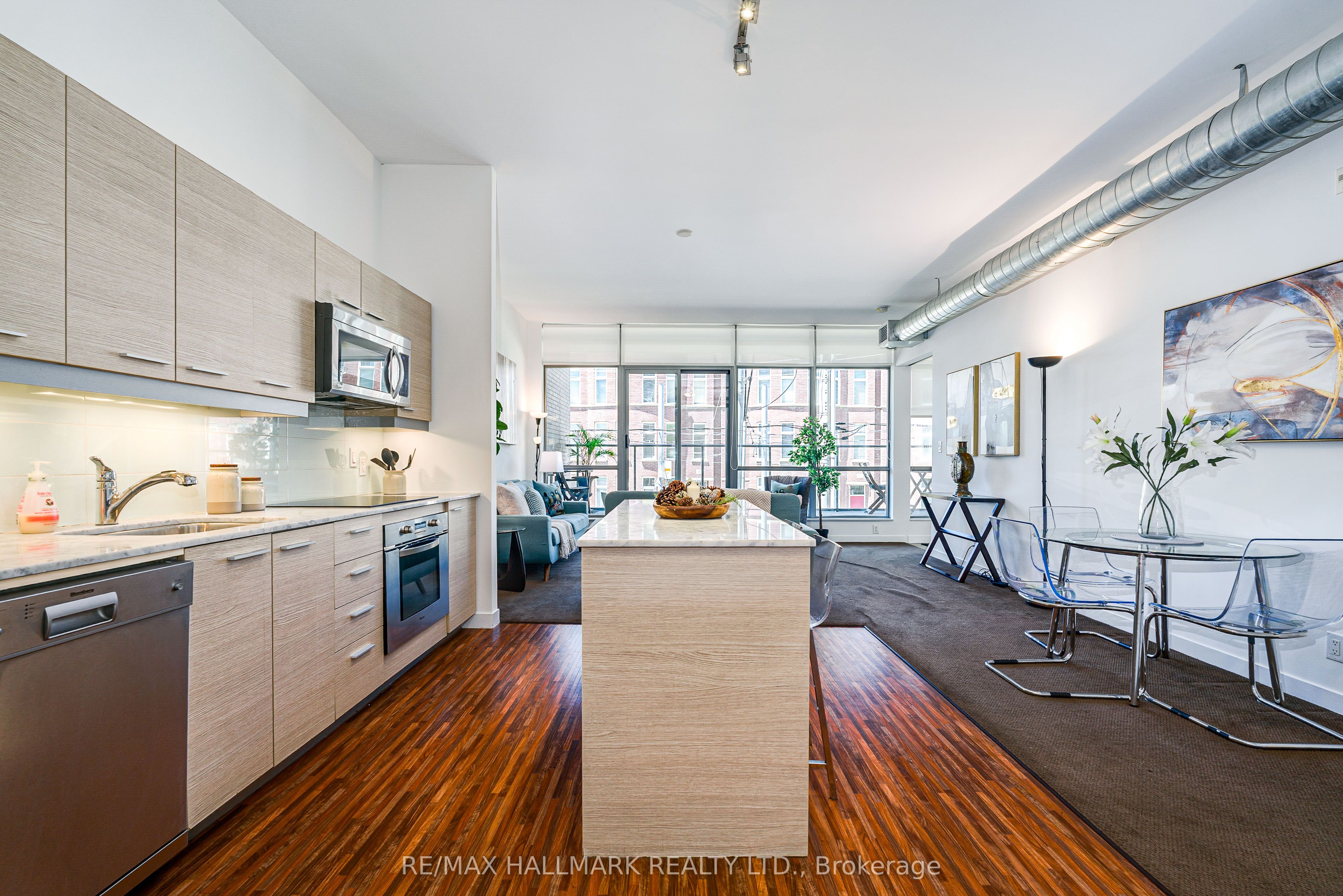 549 King Street E 203