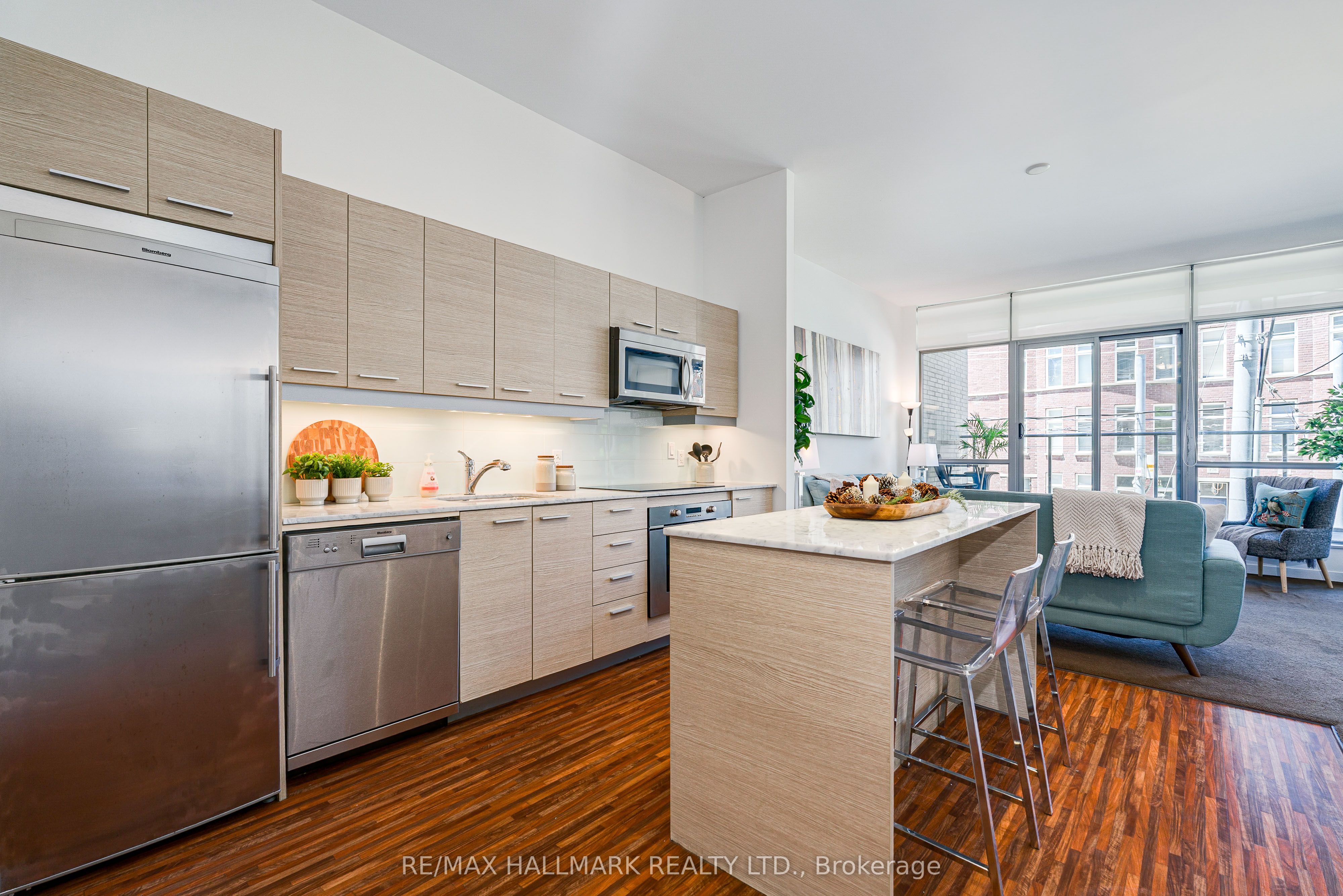549 King Street E 203