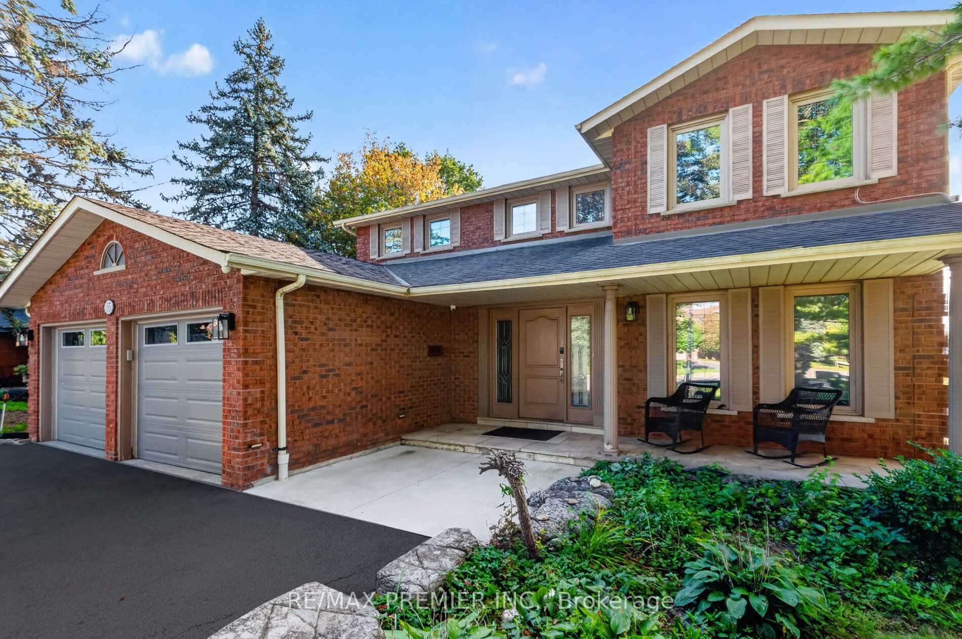 35 Yellow Pine Crescent