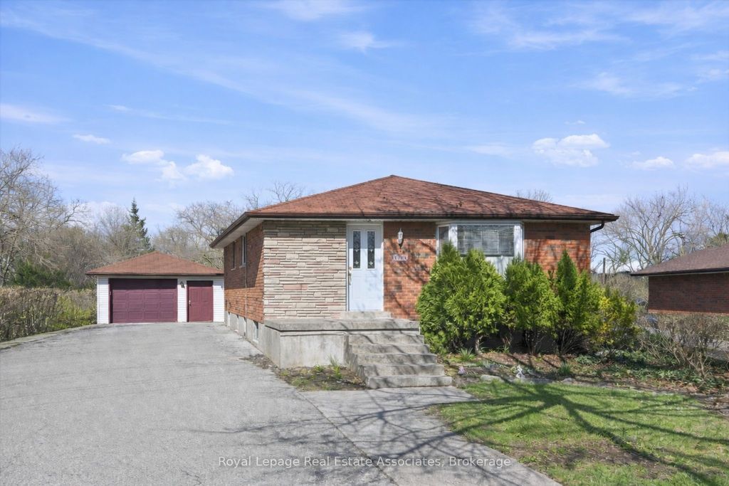 Photo of 1131 Stanley Drive, Burlington, ON L7P 2K6 (MLS # W13023248)