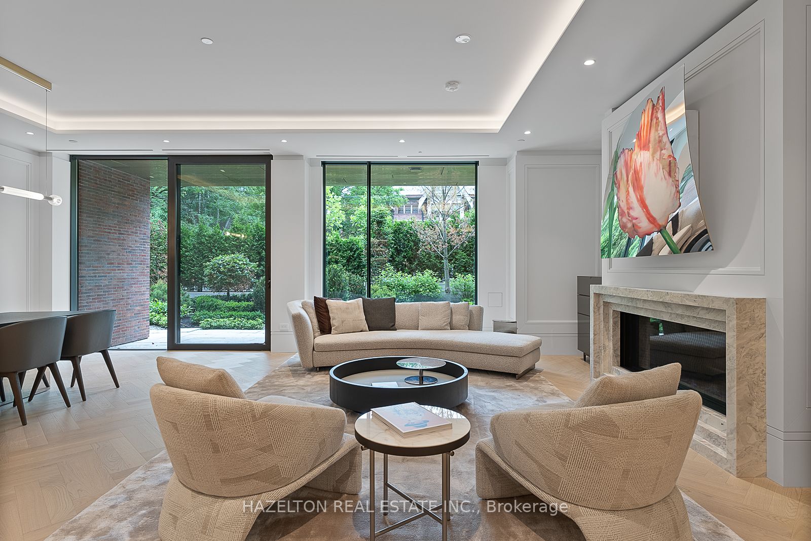 7 Dale Avenue 102