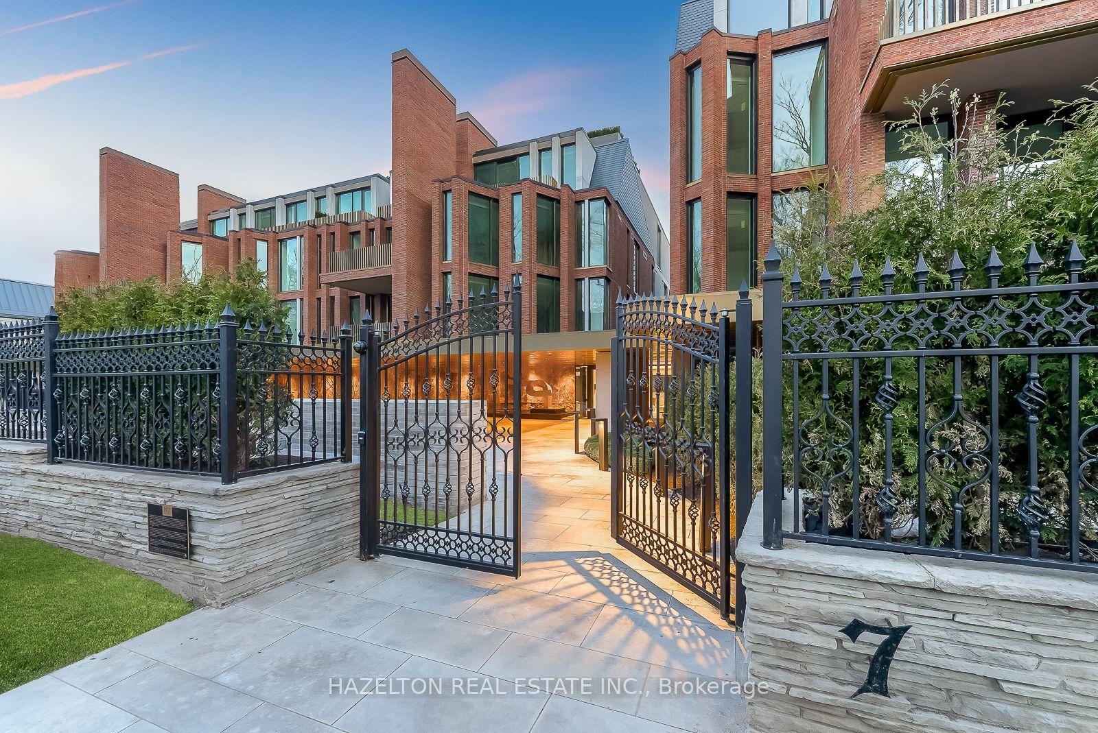 7 Dale Avenue 102