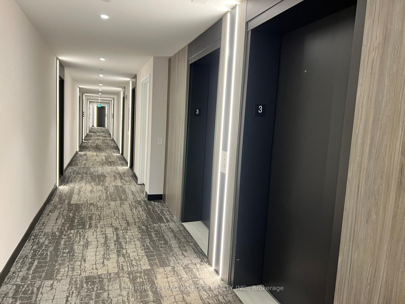 215 Lakeshore Road W 331