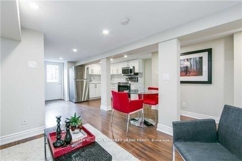 601 Jane Street Lower Toronto ON M6S 4A3