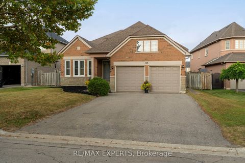 35 Falkirk Crescent Vaughan ON L6A 2E3