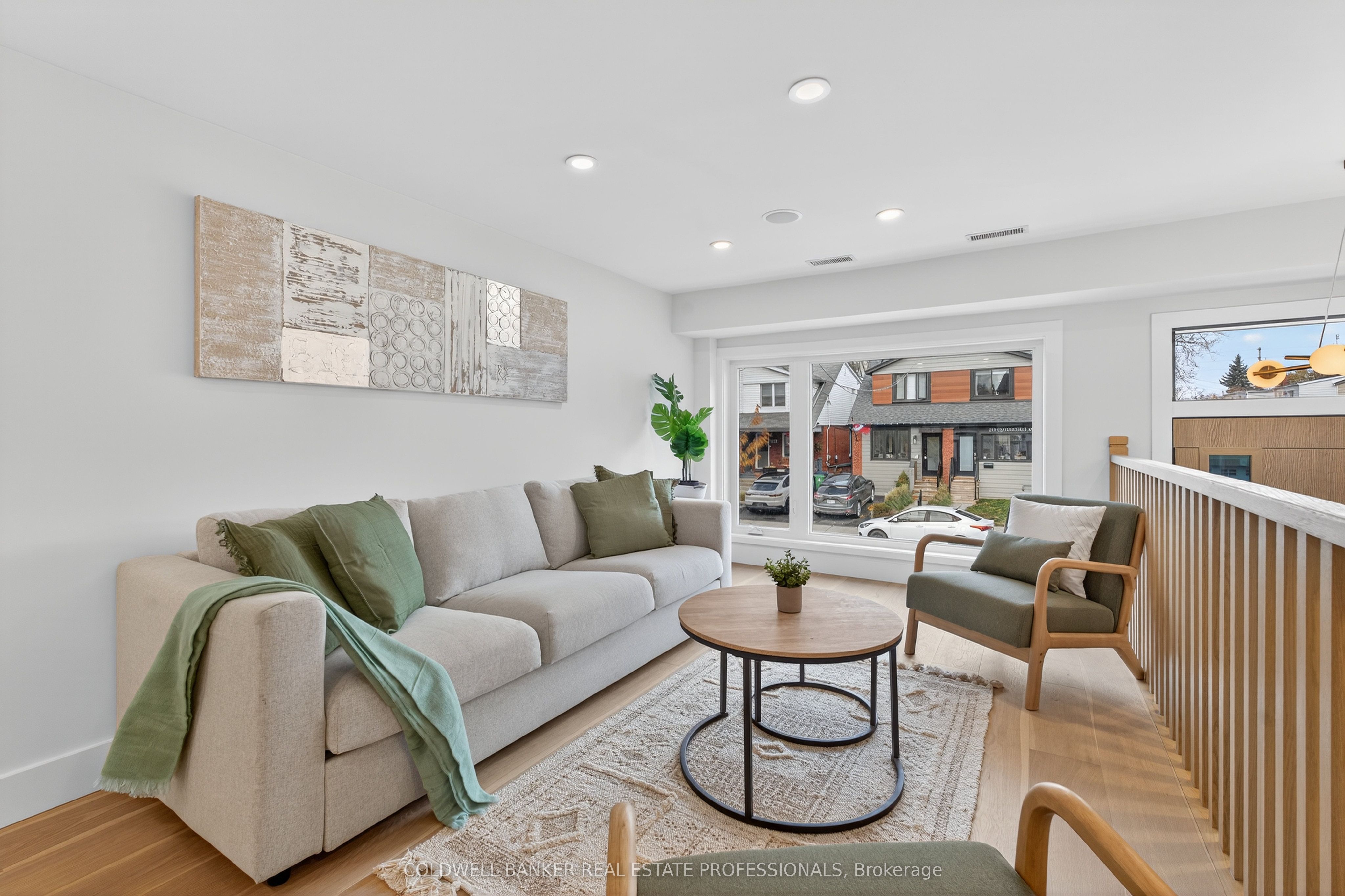 223 Queensdale Avenue