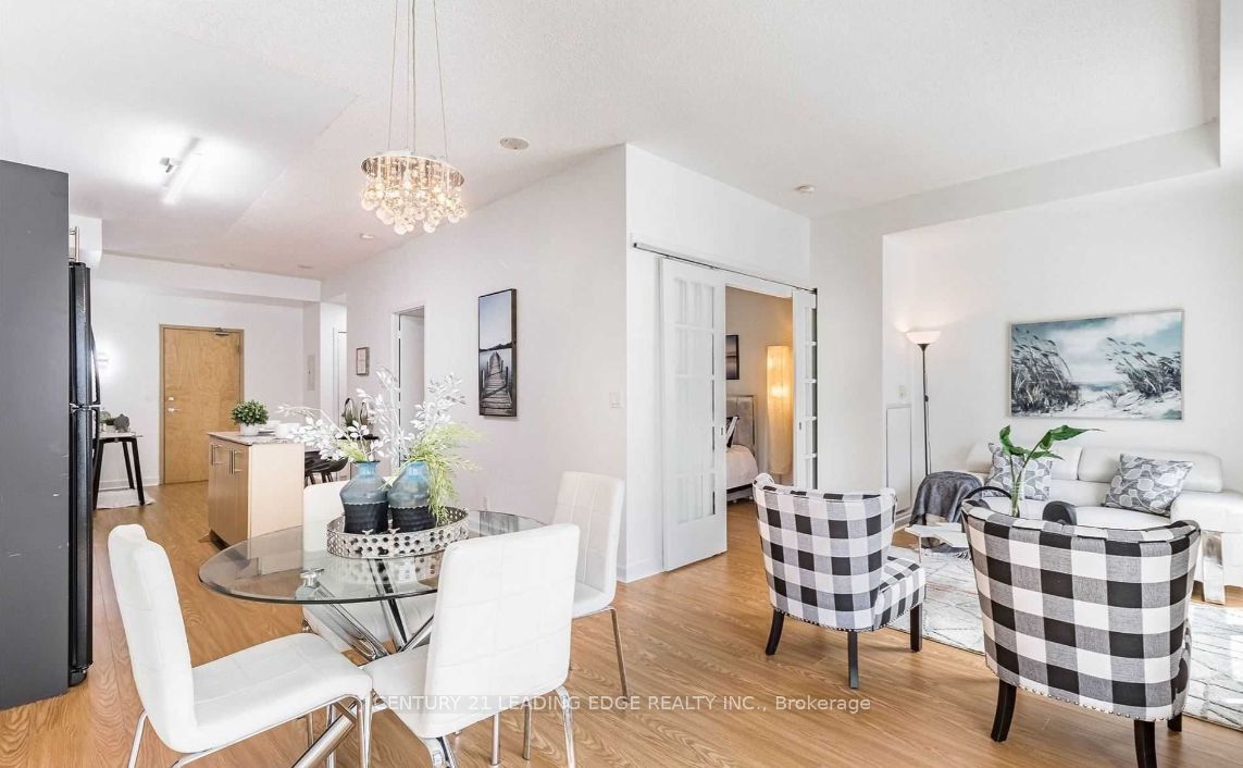 350 Wellington Street W 203