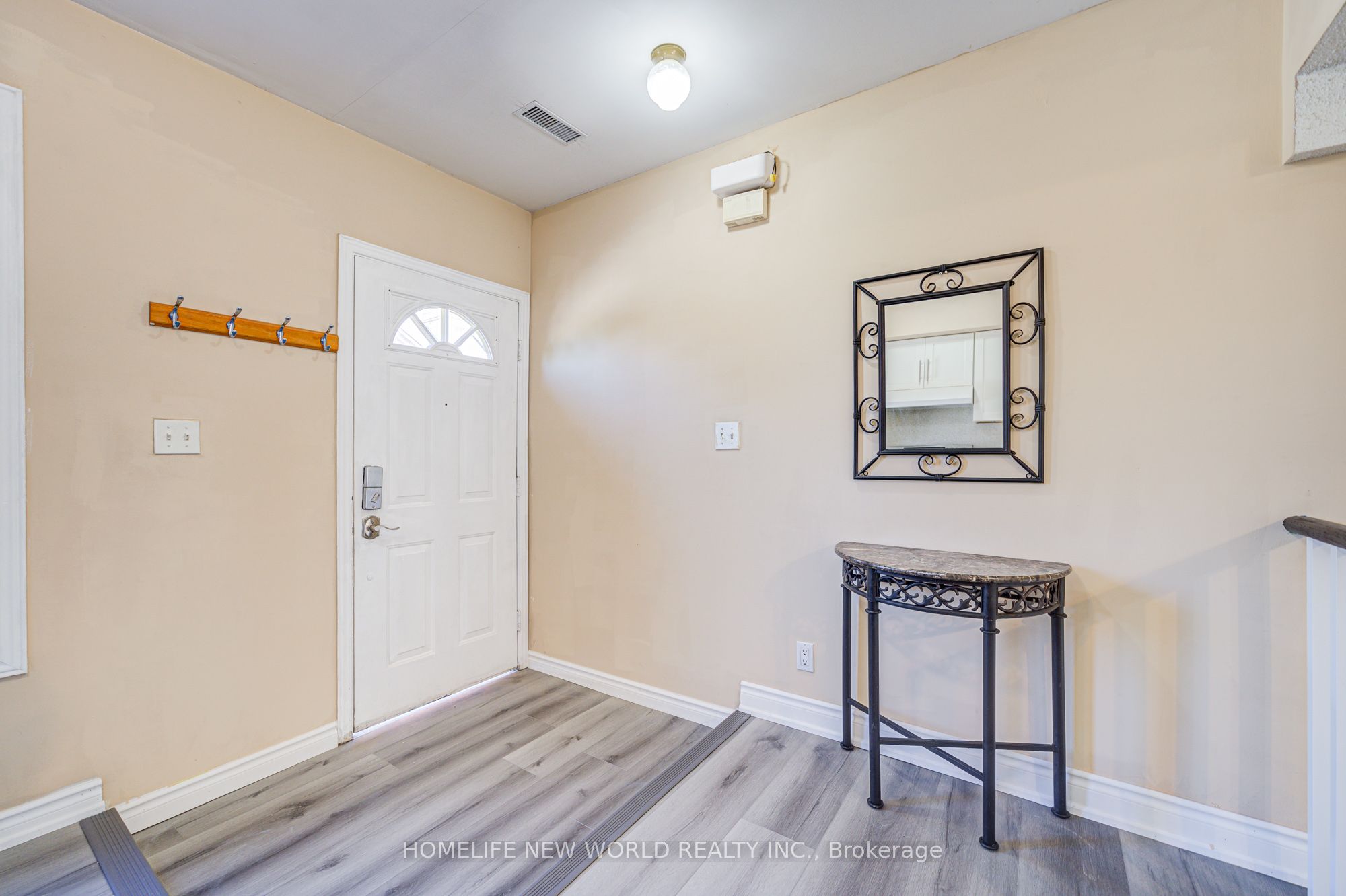 3895 Doug Leavens Boulevard 23