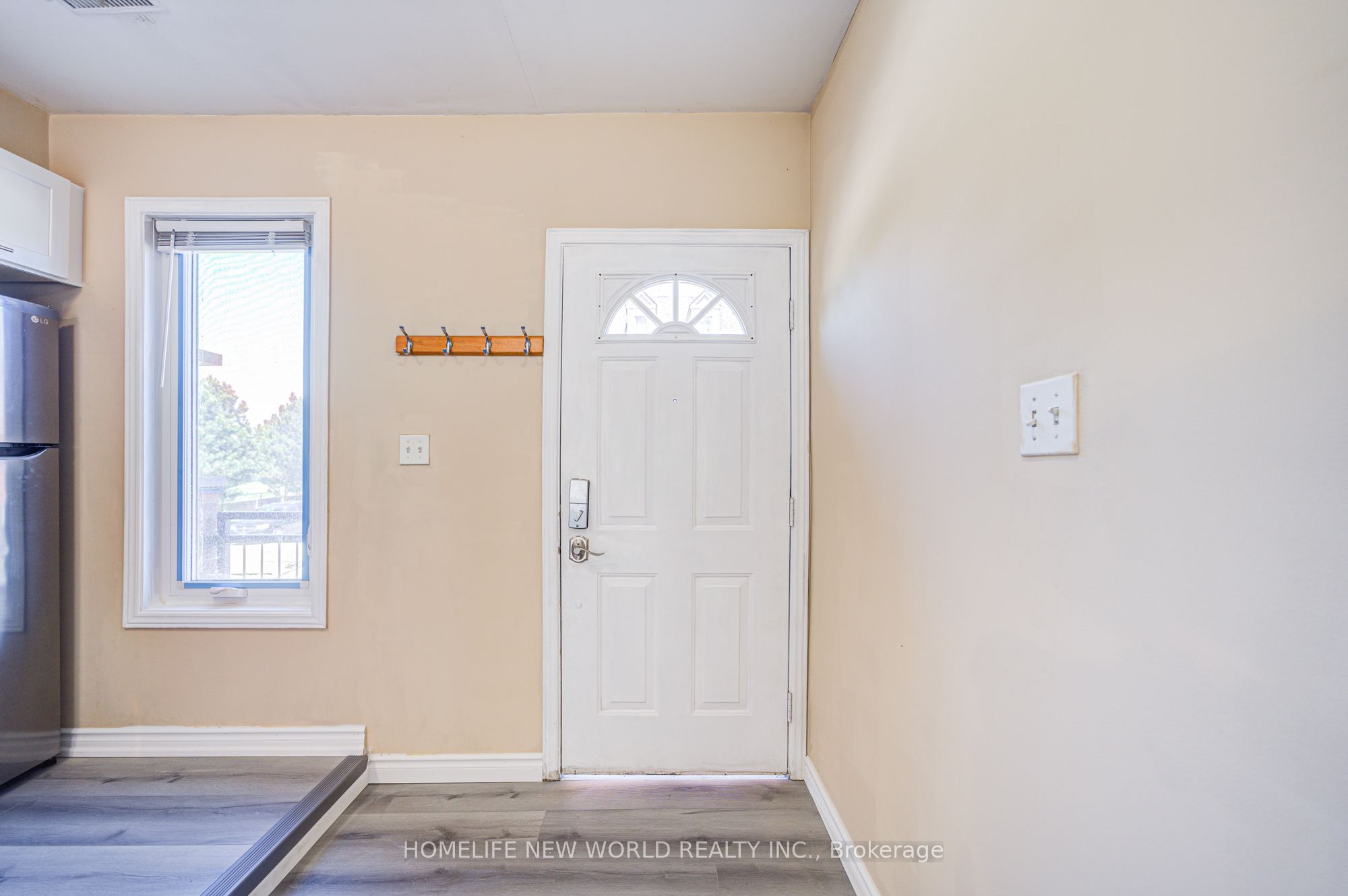 3895 Doug Leavens Boulevard 23