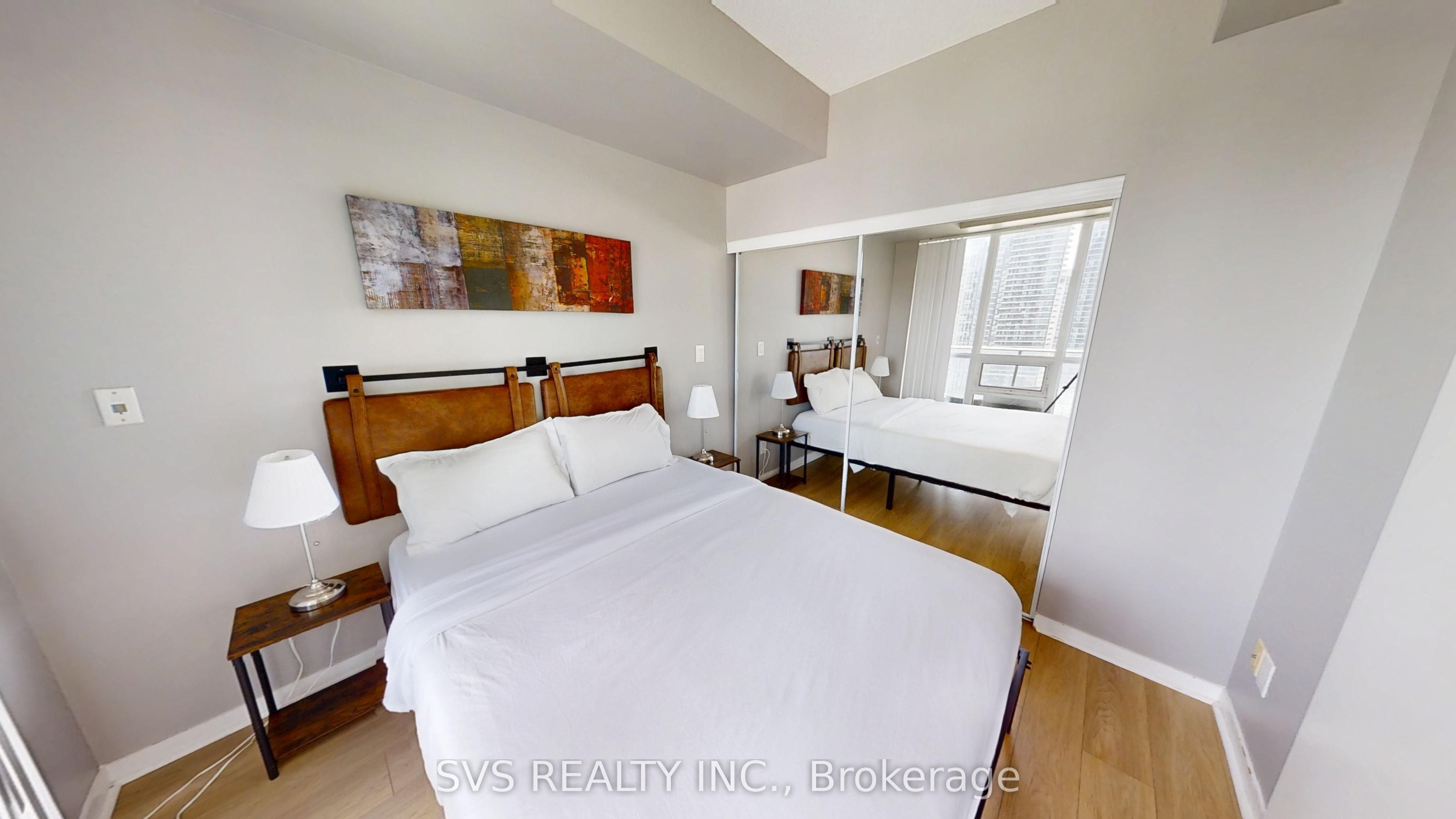 55 Bremner Boulevard 1705