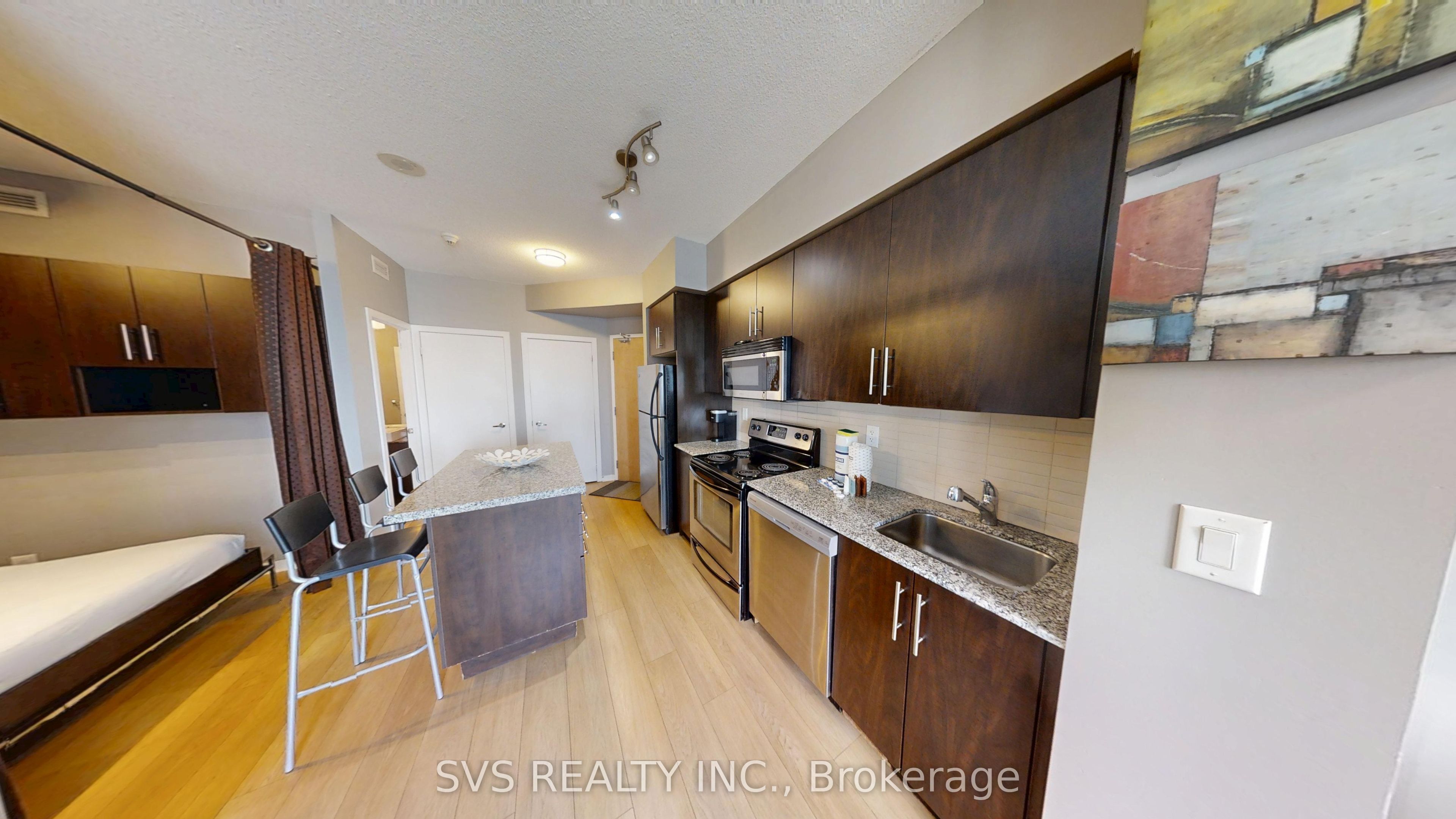 55 Bremner Boulevard 1705