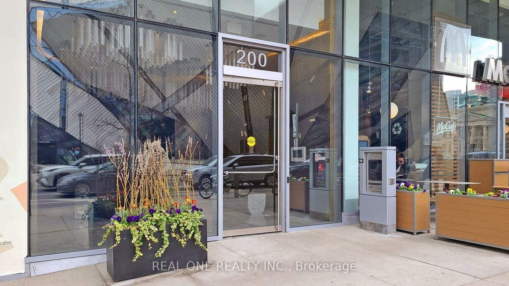 Photo of 200 Bloor Street W #1808, Toronto, ON M5S 1T8 (MLS # C13615354)