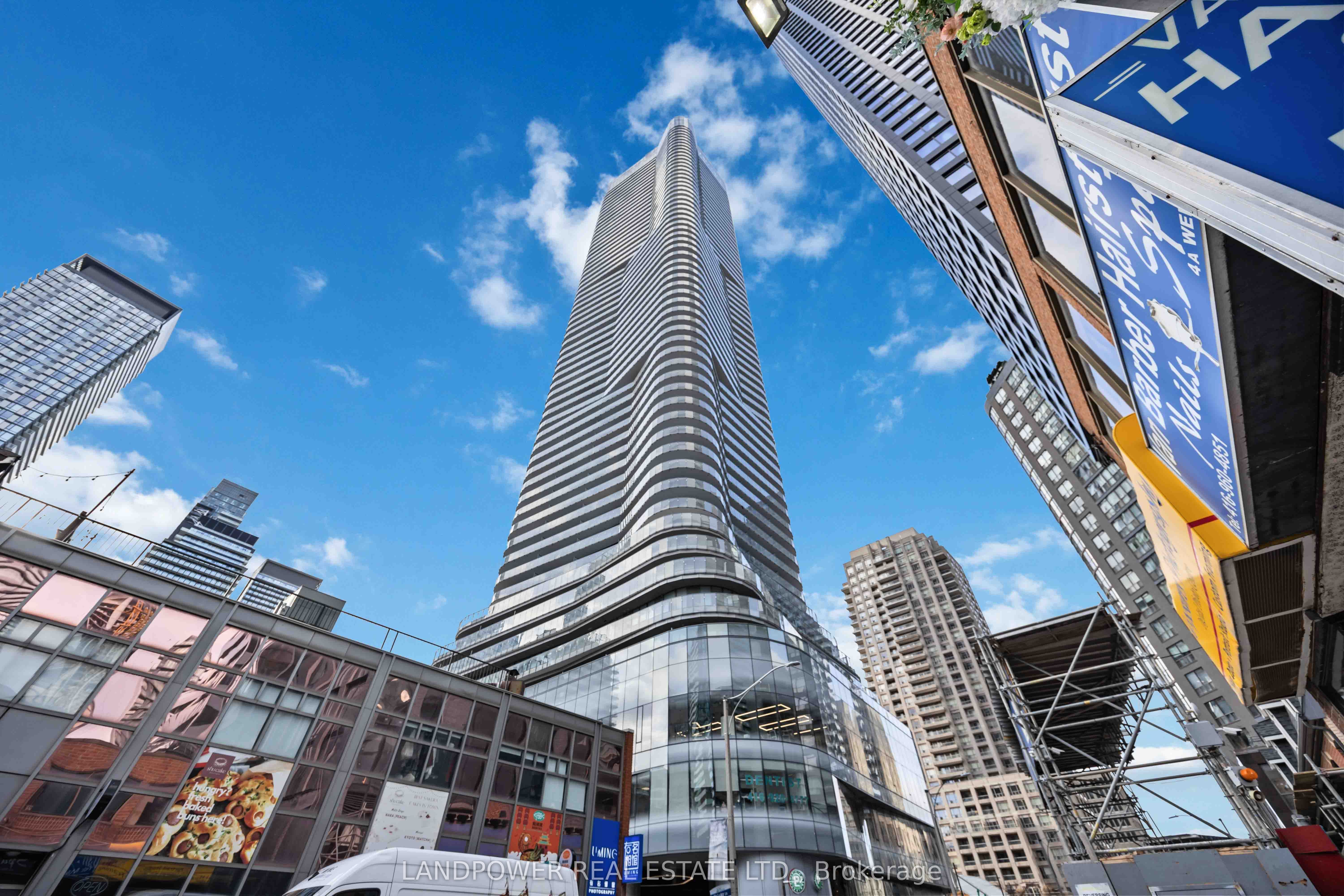 15 Wellesley Street W 220-221