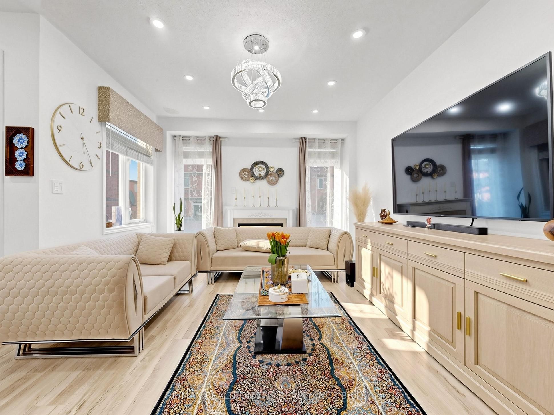 7 Holly Drive