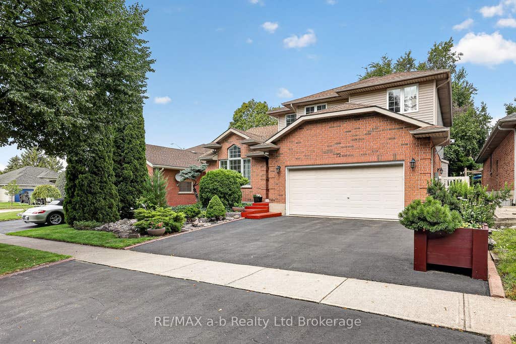 Photo of 72 Indian Road, Woodstock, ON N4T 1R5 (MLS # X13665188)