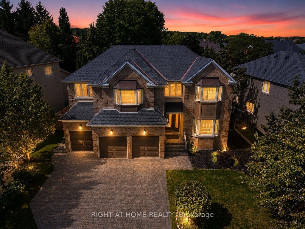 Photo of 2427 Erin Centre Boulevard, Mississauga, ON L5M 5B3 (MLS # W13675416)