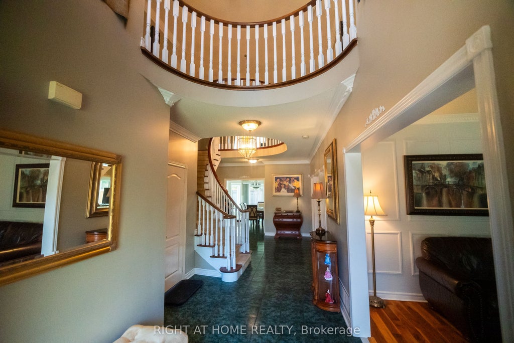 Photo of 2427 Erin Centre Boulevard, Mississauga, ON L5M 5B3 (MLS # W13675416)