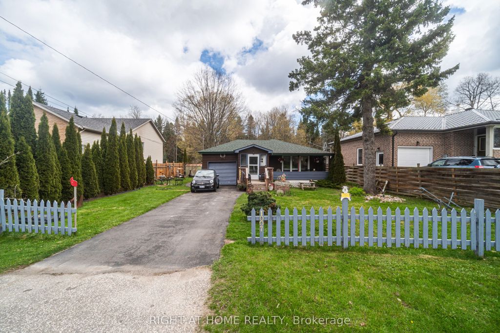Photo of 1007 Ferrier Avenue, Innisfil, ON L0L 1W0 (MLS # N13075828)