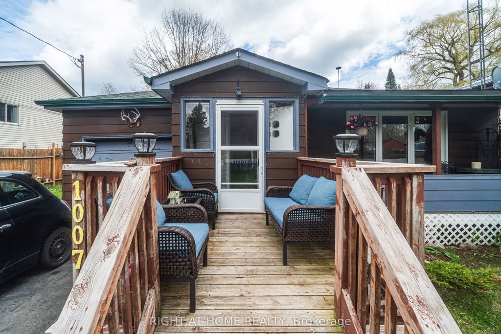 Photo of 1007 Ferrier Avenue, Innisfil, ON L0L 1W0 (MLS # N13075828)