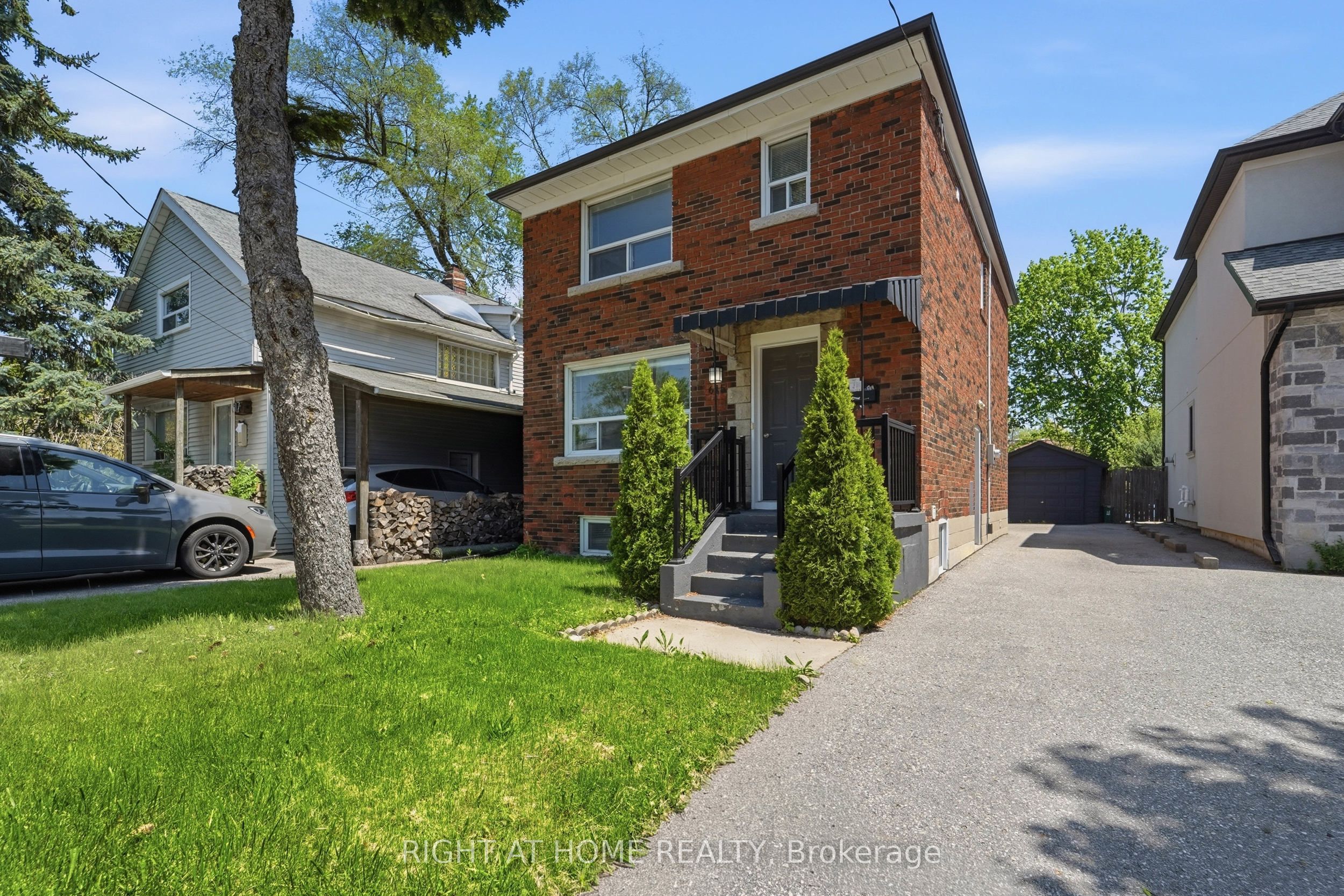 Photo 1 of 37 — 615 Pharmacy Avenue, Toronto, ON M1L 3H1