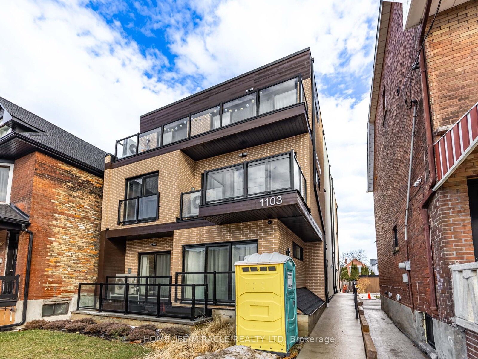 1103 Dufferin Street 2