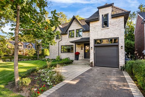 44 Bennington Heights Drive Toronto ON M4G 1A6