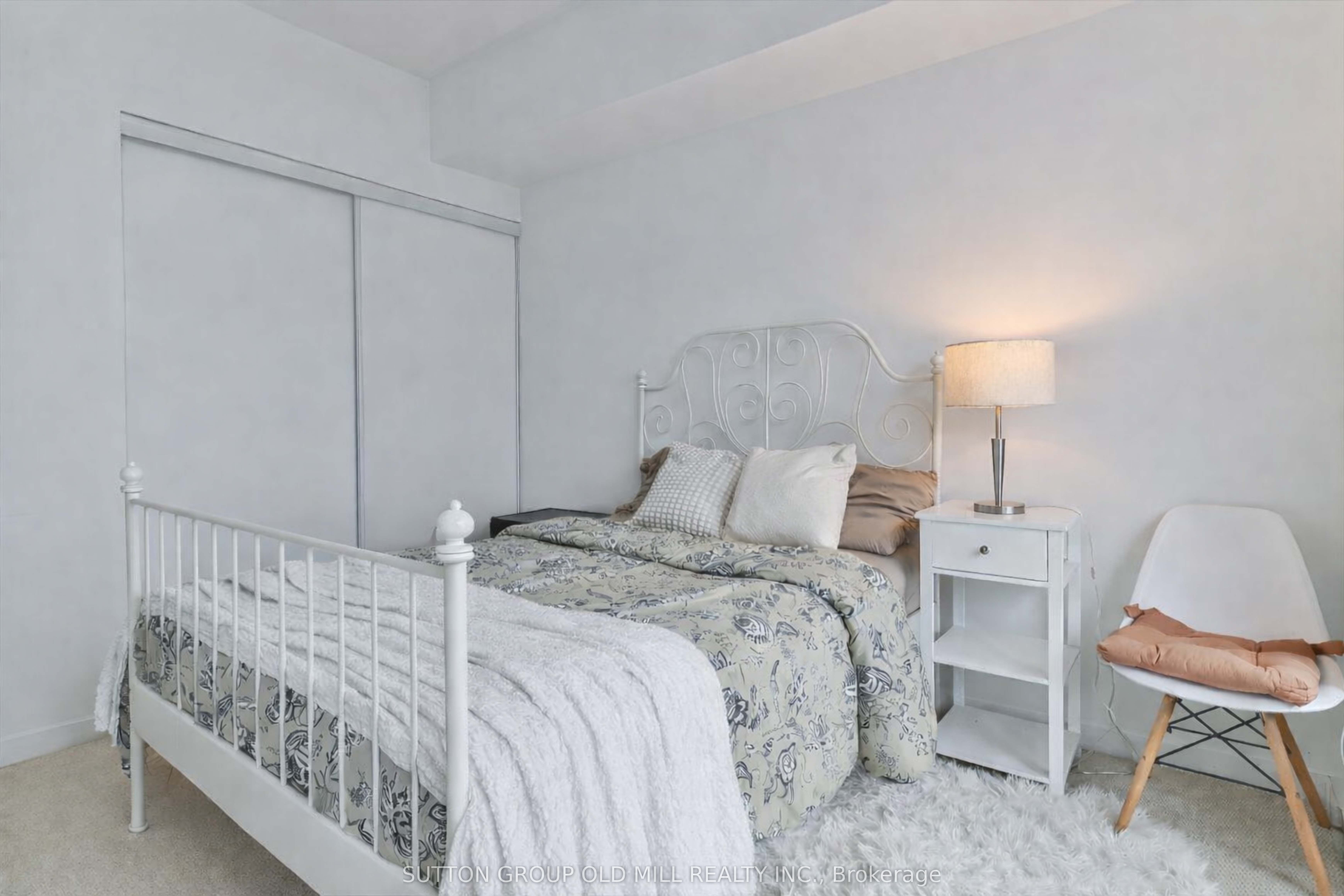 105 The Queensway N/A 2109