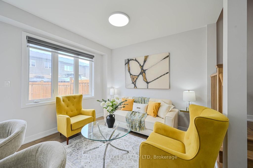 Photo of 29 Turnberry Lane, Barrie, ON L9J 0M8 (MLS # S13009656)