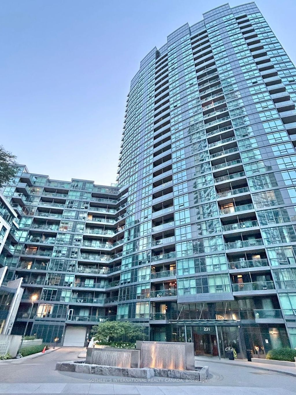Photo of 231 Fort York Boulevard #537, Toronto, ON M5V 1B2 (MLS # C12729612)