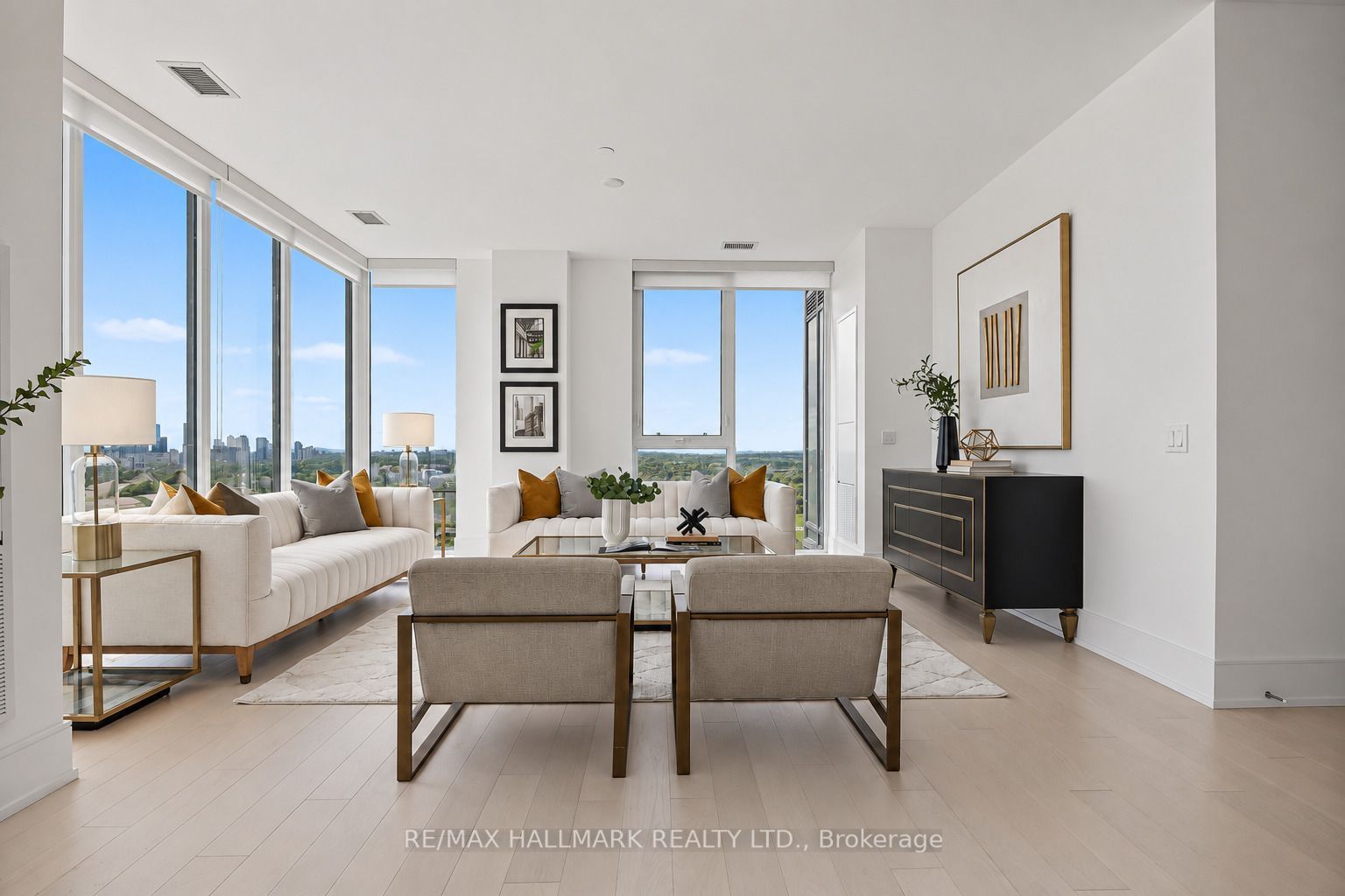 10 Inn on the Park Drive 3109