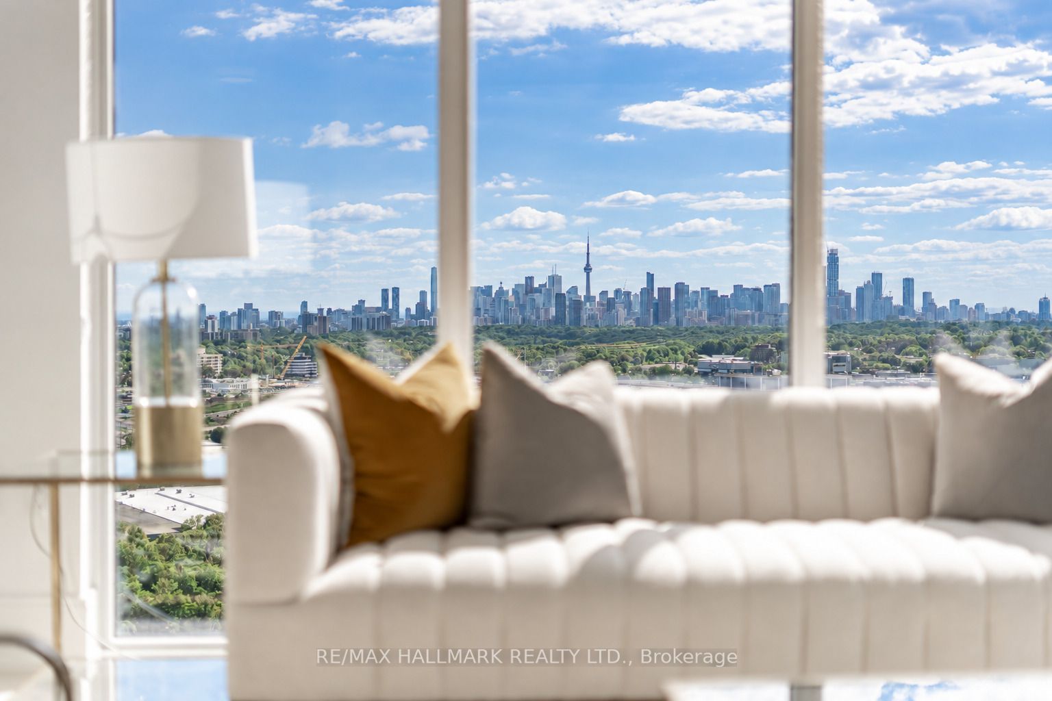 10 Inn on the Park Drive 3109