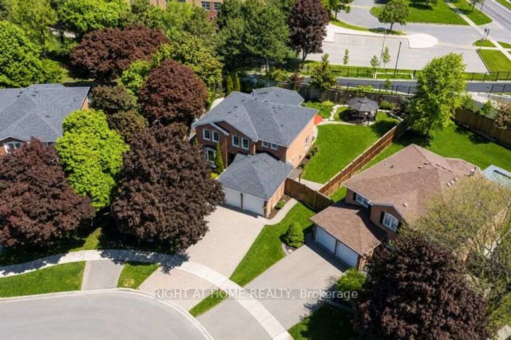 Photo of 3115 Spring Creek Crescent, Mississauga, ON L5N 4S4 (MLS # W13181530)